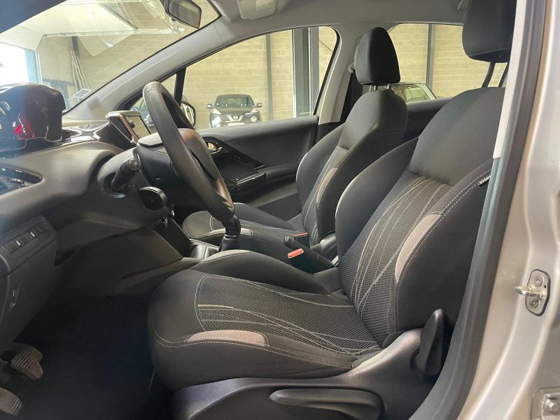 PEUGEOT 208 1.4 HDI 75 ch business 