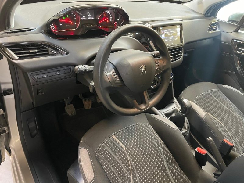 PEUGEOT 208 1.4 HDI 75 ch business 