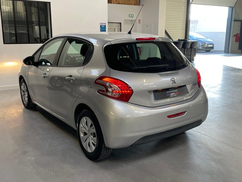 PEUGEOT 208 1.4 HDI 75 ch business 