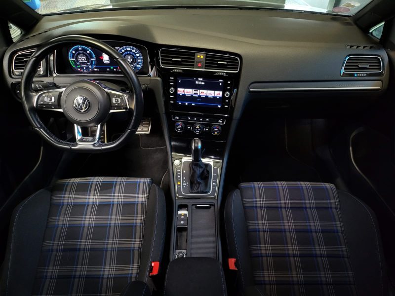 VOLKSWAGEN GOLF GTE 1.4 TSI 204cv / APPLE CARPLAY / VIRTUAL COCKPIT
