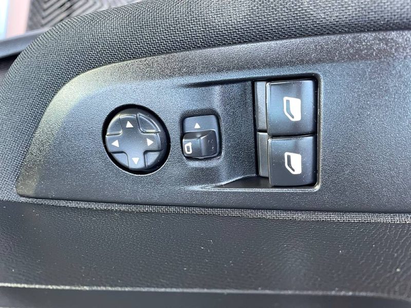 PEUGEOT 208 II  2020