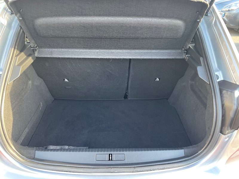 PEUGEOT 208 II  2020