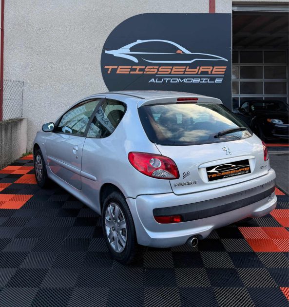 PEUGEOT 206+ 2011