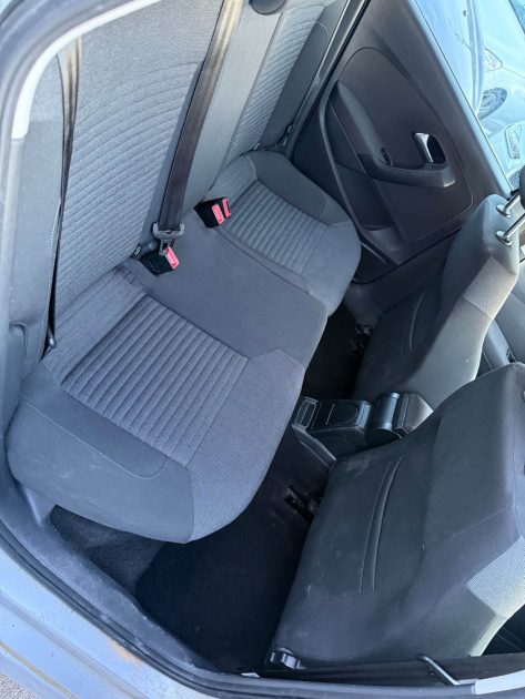 VOLKSWAGEN POLO 2011