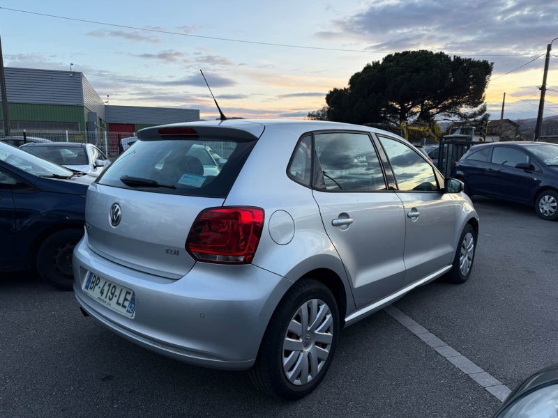 VOLKSWAGEN POLO 2011