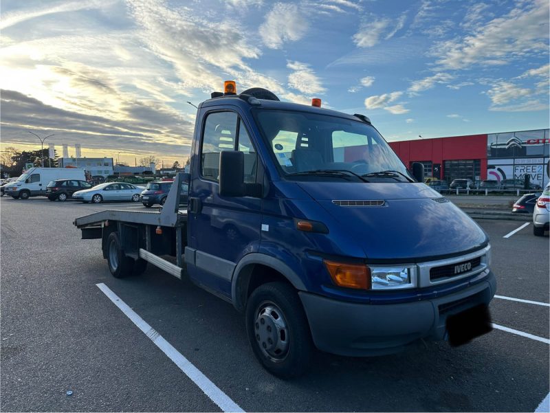 IVECO daily 2002 DEPANNEUSE PORTE VOITURE
