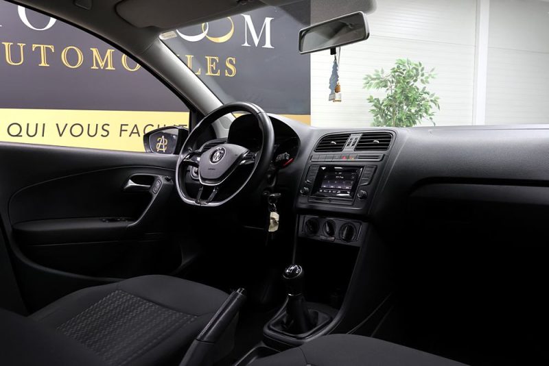 VOLKSWAGEN POLO 2014