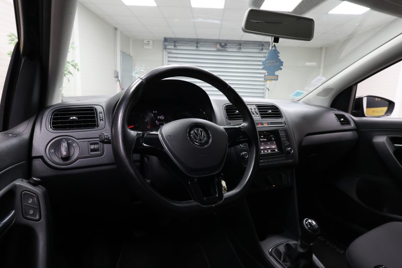 VOLKSWAGEN POLO 2014