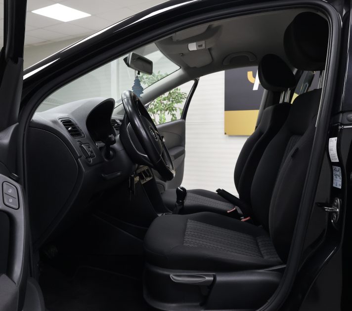 VOLKSWAGEN POLO 2014