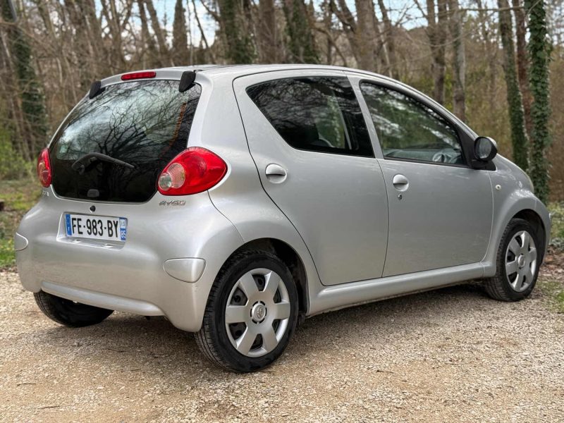 TOYOTA AYGO 1.0 VVT-i 68 CONFORT BVA 