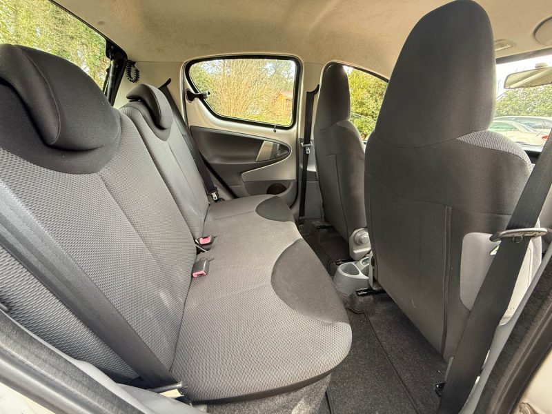 TOYOTA AYGO 1.0 VVT-i 68 CONFORT BVA 