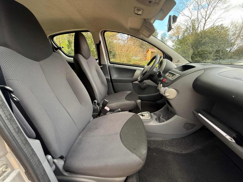 TOYOTA AYGO 1.0 VVT-i 68 CONFORT BVA 