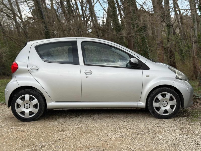 TOYOTA AYGO 1.0 VVT-i 68 CONFORT BVA 