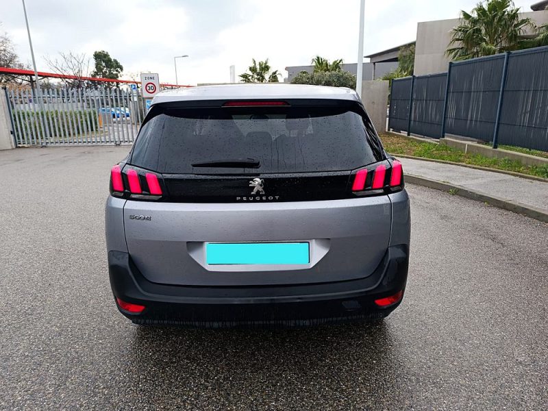 PEUGEOT 5008 2020