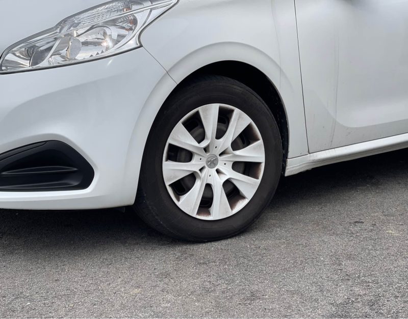 PEUGEOT 208 I Phase 2 5 Portes 1.6 Blue HDi 75 ch GARANTIE 6 MOIS