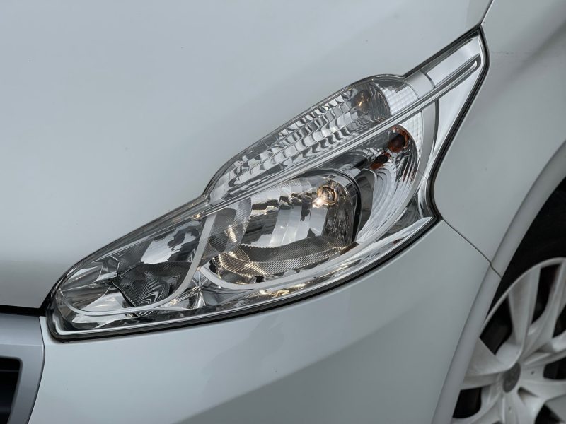 PEUGEOT 208 I Phase 2 5 Portes 1.6 Blue HDi 75 ch GARANTIE 6 MOIS