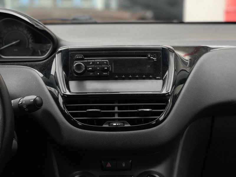 PEUGEOT 208 I Phase 2 5 Portes 1.6 Blue HDi 75 ch GARANTIE 6 MOIS