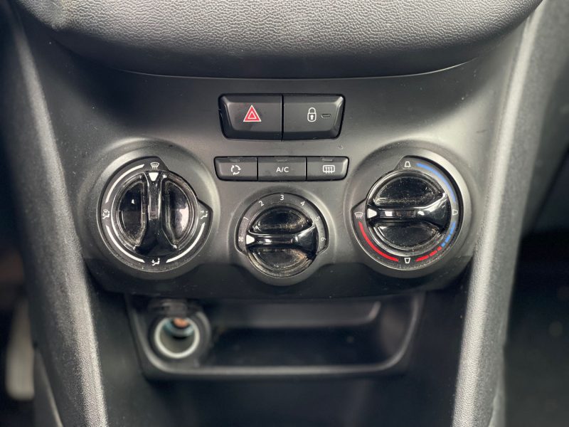 PEUGEOT 208 I Phase 2 5 Portes 1.6 Blue HDi 75 ch GARANTIE 6 MOIS