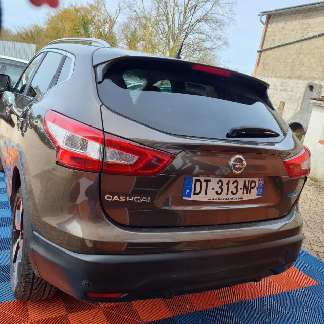 NISSAN QASHQAI 2015