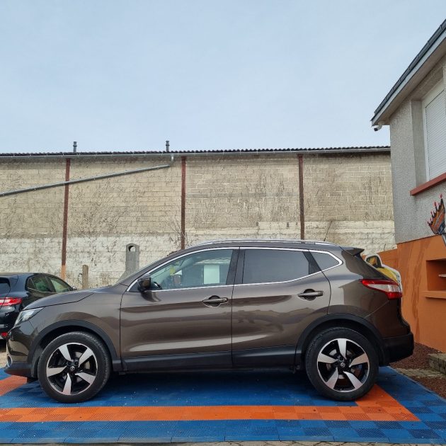 NISSAN QASHQAI 2015