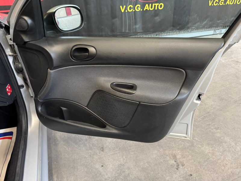 PEUGEOT 206+ 1.4 HDi 70 Confort 