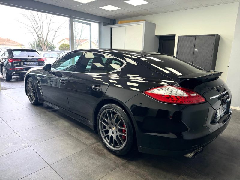 PORSCHE PANAMERA TURBO 2011