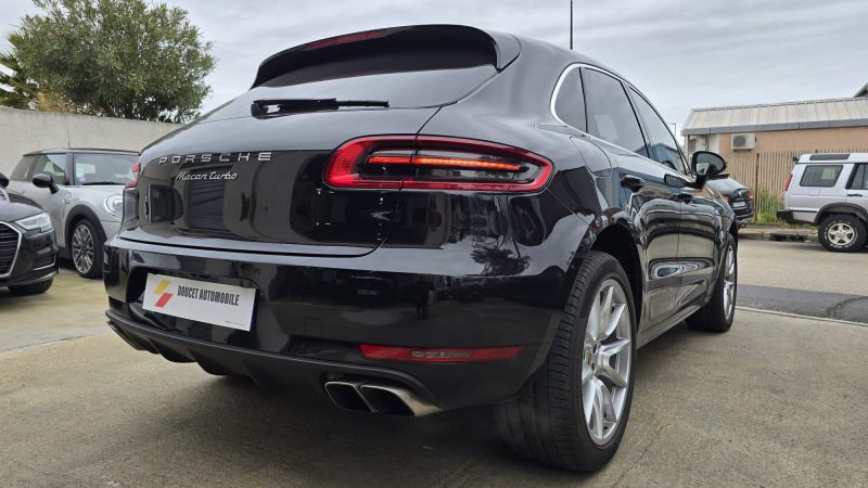 PORSCHE MACAN TURBO 2015