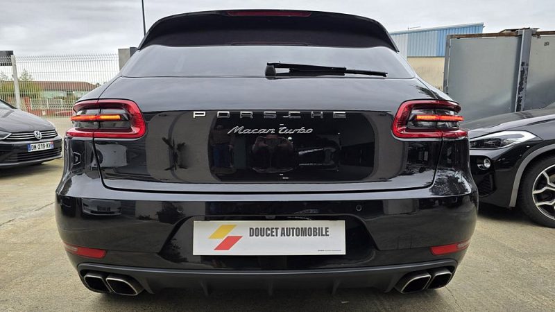 PORSCHE MACAN TURBO 2015