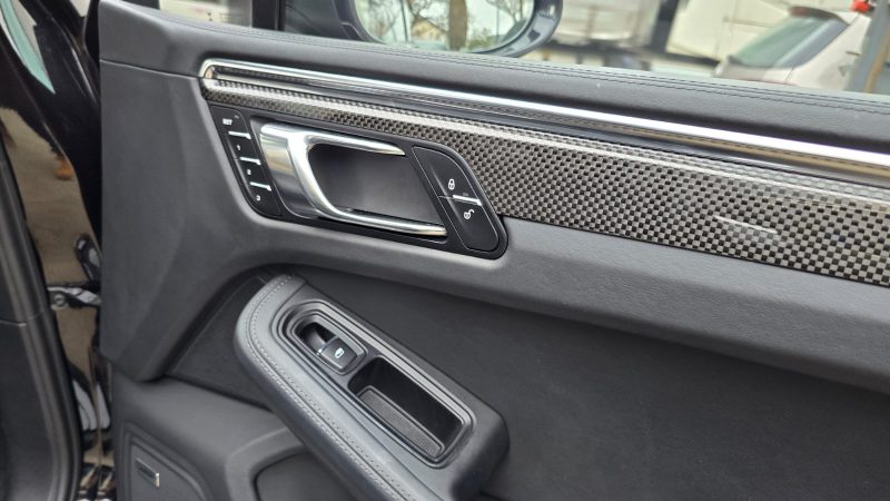 PORSCHE MACAN TURBO 2015