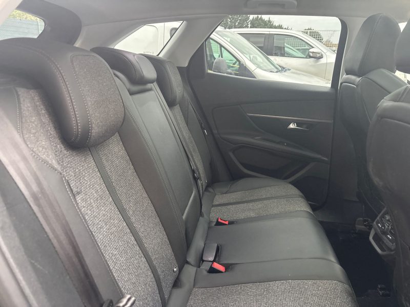 PEUGEOT 3008 - 2 2019