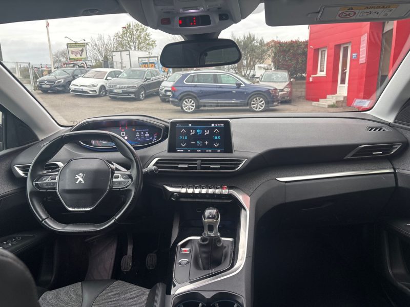 PEUGEOT 3008 - 2 2019