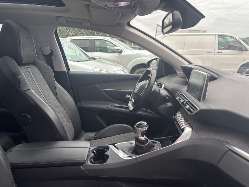 PEUGEOT 3008 - 2 2019