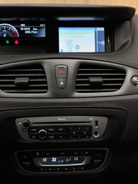 RENAULT MEGANE SCENIC 2015