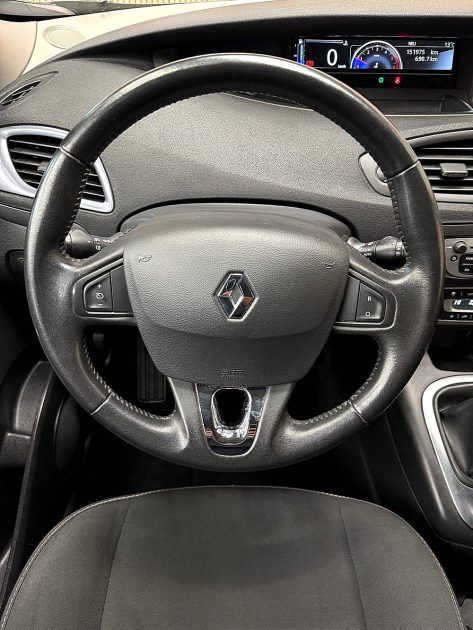RENAULT MEGANE SCENIC 2015