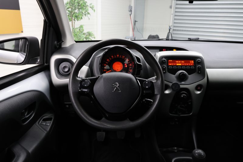 PEUGEOT 108 2014
