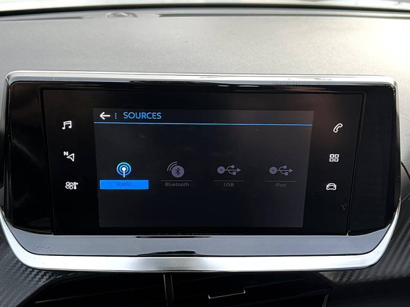 PEUGEOT 208 II COMMERCIALE 1.5 BLUE HDI 100 Cv 1ERE MAIN / APPLE CARPLAY & ANDROID - GARANTIE 1 AN