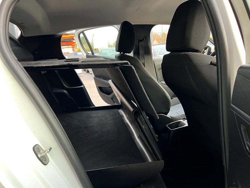 PEUGEOT 208 II COMMERCIALE 1.5 BLUE HDI 100 Cv 1ERE MAIN / APPLE CARPLAY & ANDROID - GARANTIE 1 AN