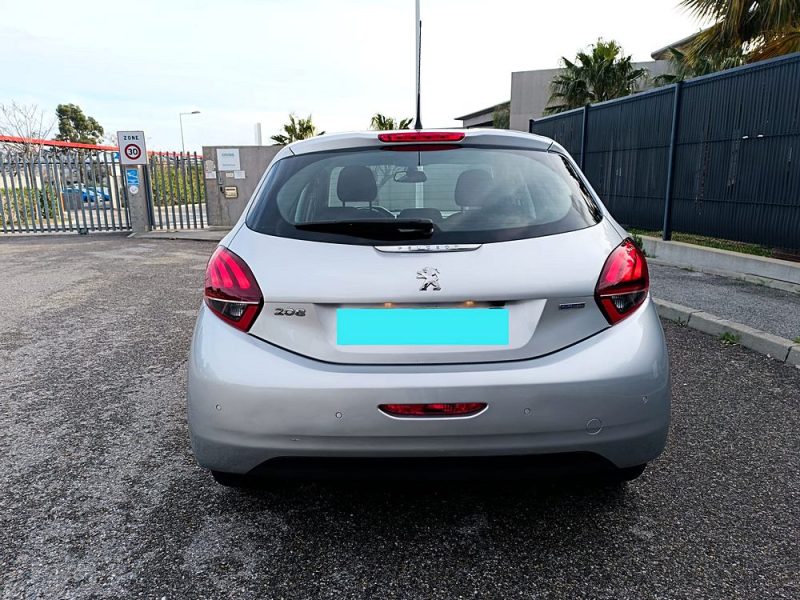 Peugeot 208  1.2. 110CV S&S ALLURE EAT6 5P, 06/2016, garantie 3 mois