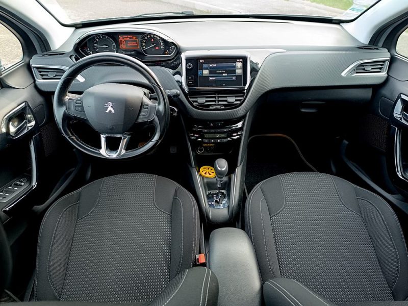 Peugeot 208  1.2. 110CV S&S ALLURE EAT6 5P, 06/2016, garantie 3 mois