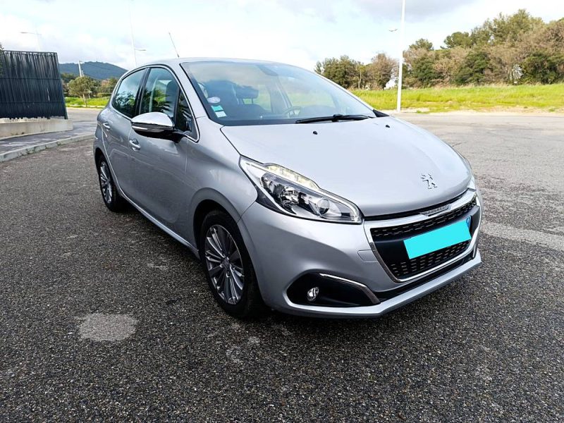 Peugeot 208  1.2. 110CV S&S ALLURE EAT6 5P, 06/2016, garantie 3 mois