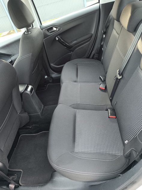 Peugeot 208  1.2. 110CV S&S ALLURE EAT6 5P, 06/2016, garantie 3 mois