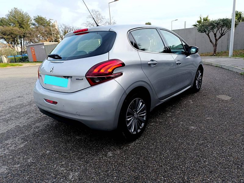 Peugeot 208  1.2. 110CV S&S ALLURE EAT6 5P, 06/2016, garantie 3 mois