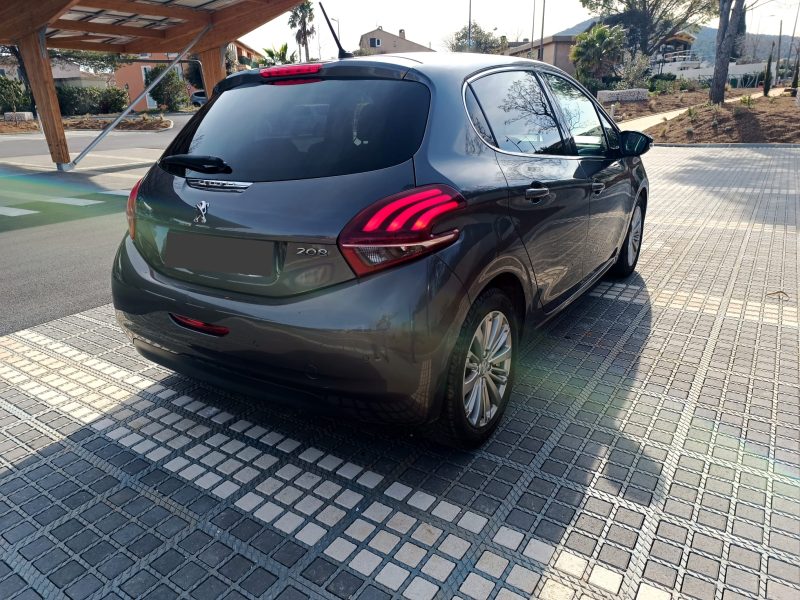 PEUGEOT 208 2019