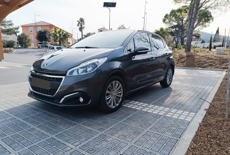 PEUGEOT 208 2019