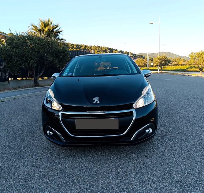 PEUGEOT 208 2016
