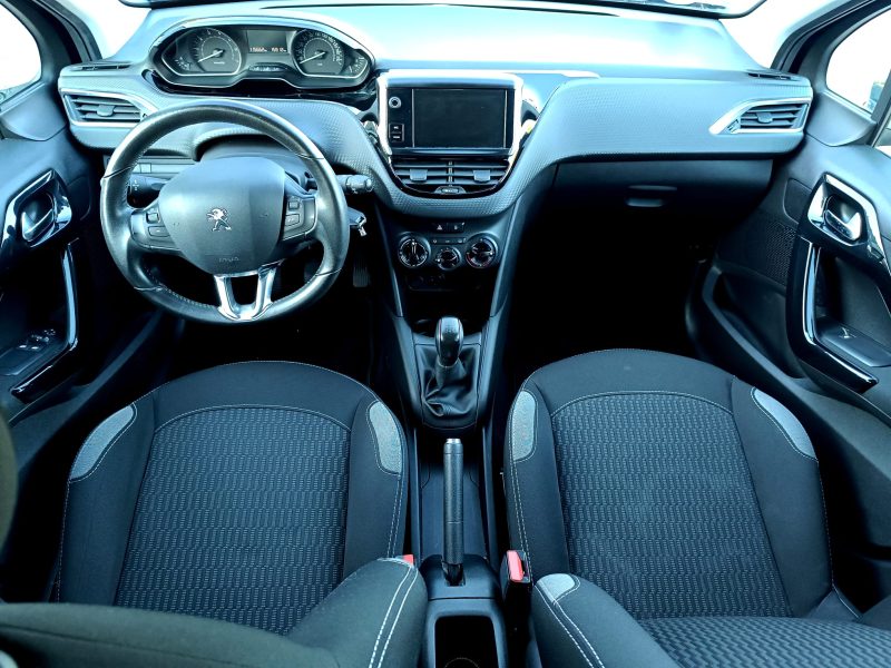 PEUGEOT 208 2016