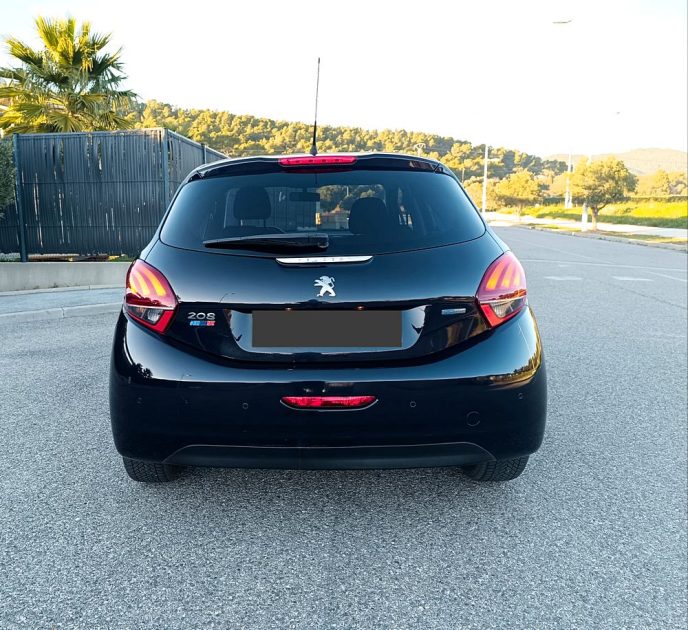 PEUGEOT 208 2016