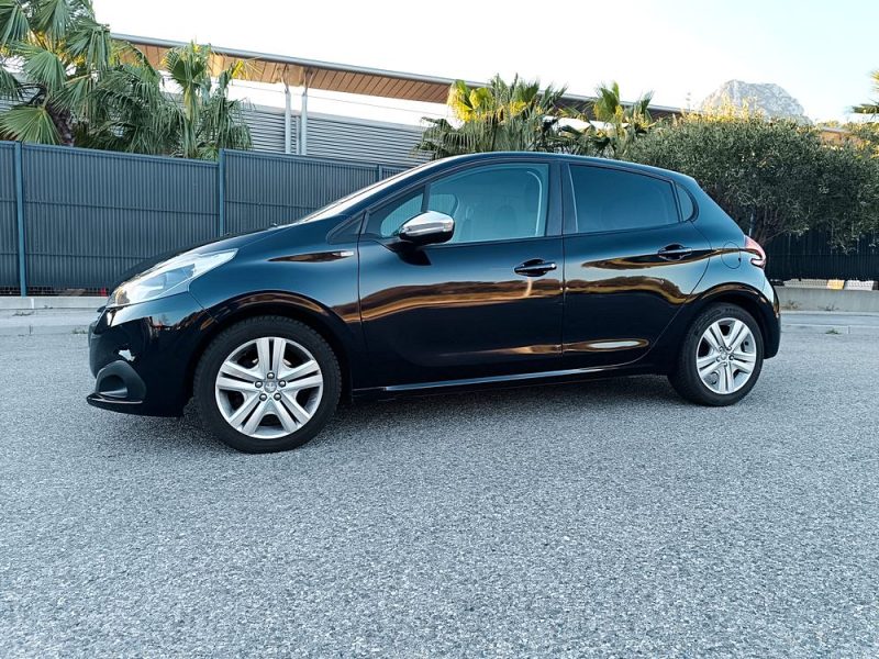 PEUGEOT 208 2016