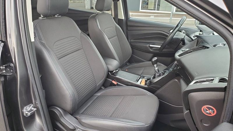 FORD KUGA 2.0 TDCI 150 TITANIUM CAMERA ATTELAGE