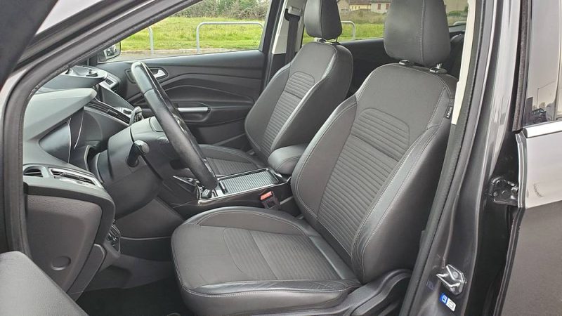 FORD KUGA 2.0 TDCI 150 TITANIUM CAMERA ATTELAGE